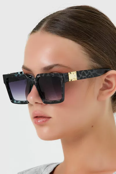 نظارات شمسية نسائية