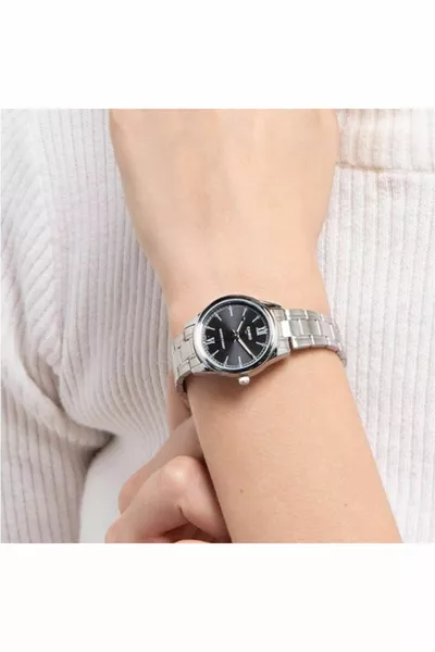 UDF ساعة نسائية