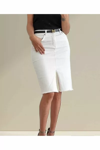 تنورة دنيم متوسطة الطول بفتحات وجيوب بيضاء