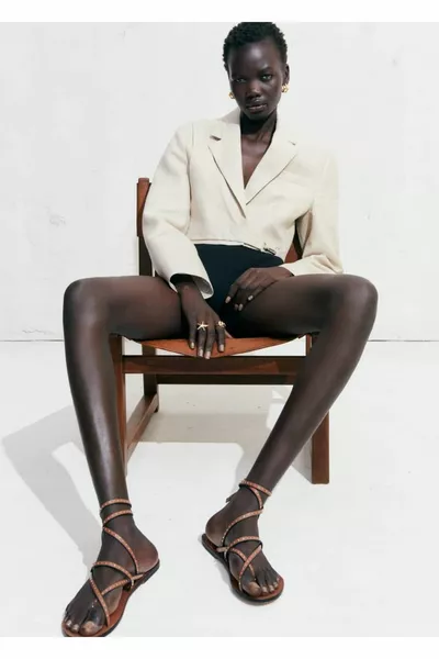 Босоножки с кожаными ремешками