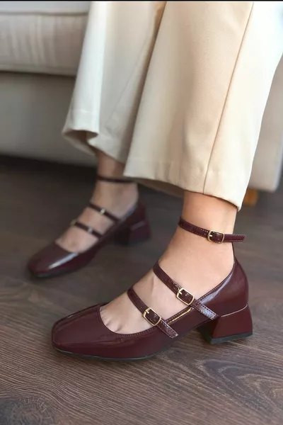 Donna Mary Jane Borgogna Vernice Chiuso Indietro Tre Cinturini Punta Quadrata Tacchi corti Ciliegia Rosso