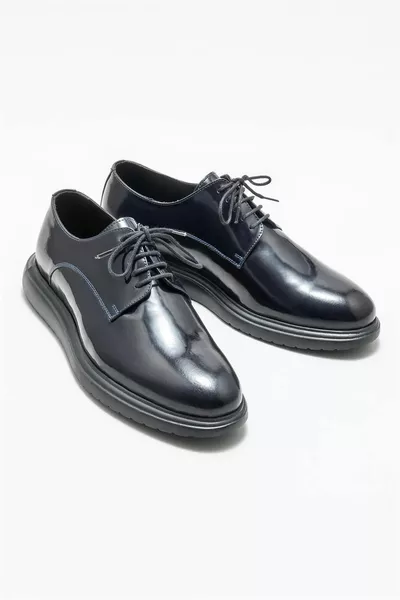 الأزرق الداكن جلد الرجال أحذية عارضة