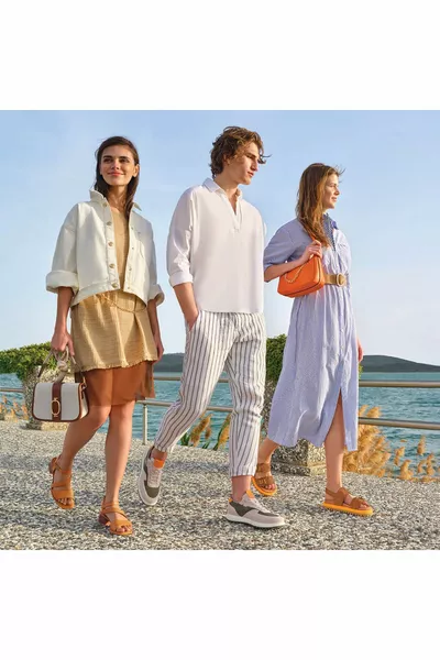 صنادل جلد جلد اسمر جلد طبيعي من جلد الغزال  للسيدات