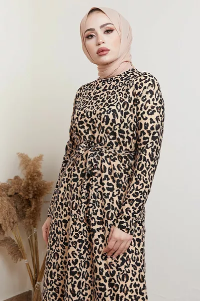 فستان نسائي أسود