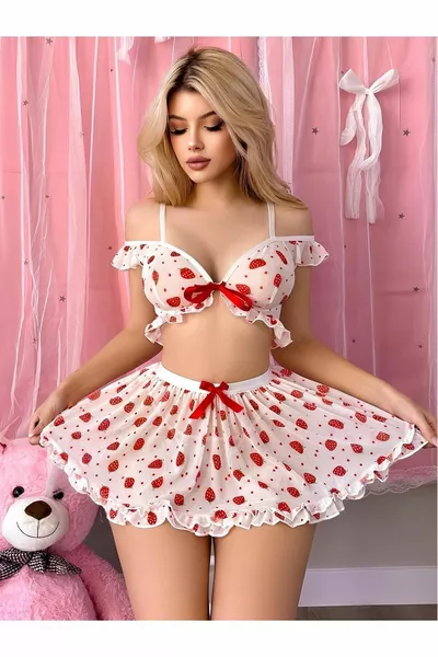Ensemble 3 pièces comprenant un string à bretelles et une nuisette imprimés fraise blanche pure
