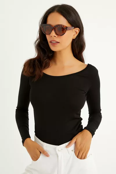 قميص نسائي بأكمام طويلة وياقة على شكل أميرة باللون الأسود