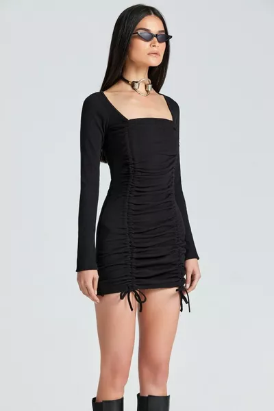  Abito in velluto con coulisse sul davanti