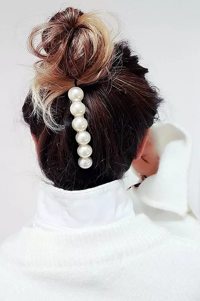 مشبك شعر نسائي بنموذج اللؤلؤ الأوتوماتيكي باللون الأبيض