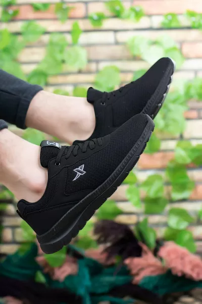 حذاء رياضي فائق الخفة للجنسين أسود 