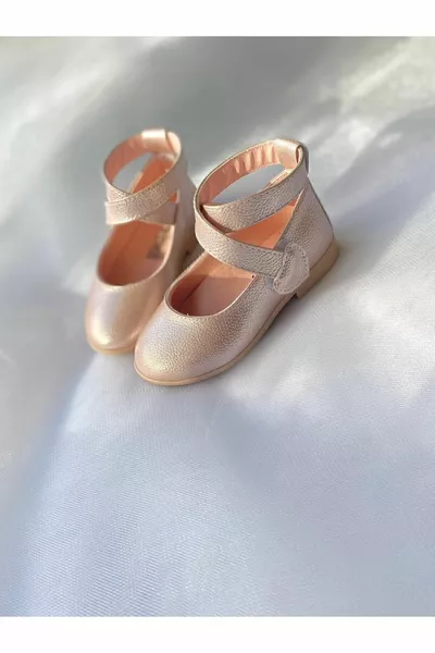 MÄDCHEN MIT KNÖCHELHAKEN VELCRO BALLERINAS