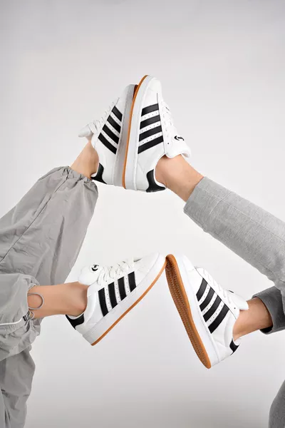 Chaussures de sport sneakers blanc et noir