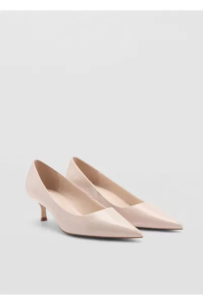 حذاء بكعب منخفض