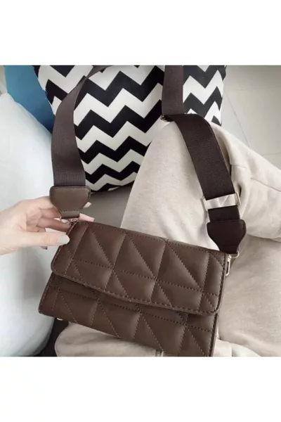 Borsa a tracolla da donna in pelle trapuntata con spalline regolabili a tracolla