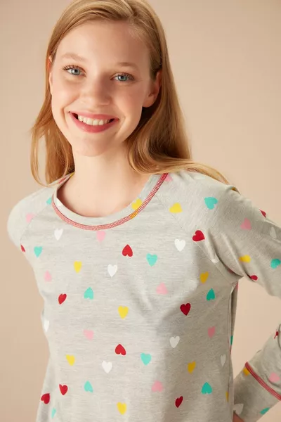 طقم بيجاما رياضية على شكل قلب