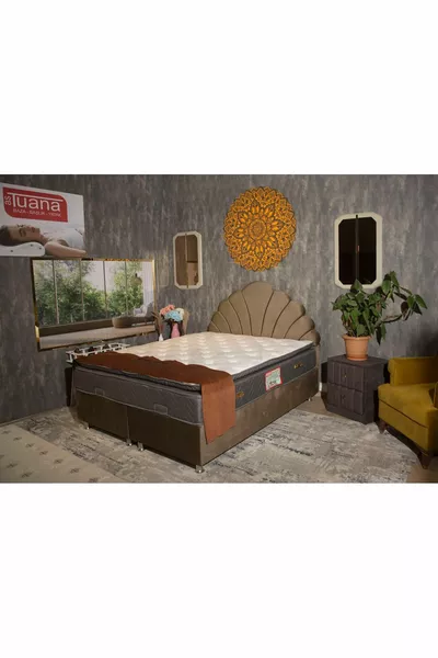 سرير خشبي مع تخزين