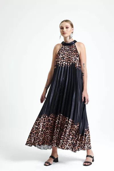 ربطة عنق مطوية رقميا بدون أكمام فستان ساتان |  قهوة ليوبارد