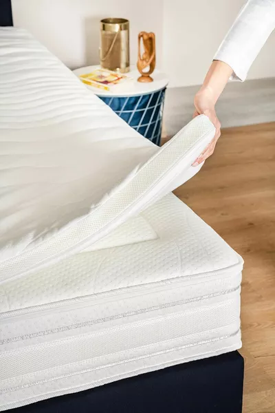 Topper 1.1 - Materasso Aggiuntivo per Maggior Comfort - Schiuma Morbida con Piume d'Oca - Con Fodera Lavabile con Cerniera