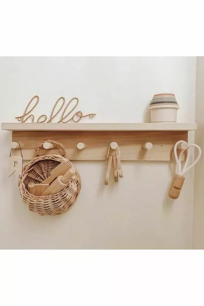 علاقة ملابس خشبية مونتيسوري