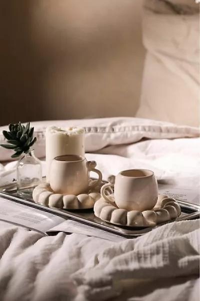 ENSEMBLE DE 2 TASSES MODÈLE PÂQUERETTE - ENSEMBLE DE PRÉSENTATION DE CAFÉ