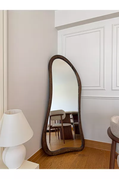 ОГЛЕДАЛО ЗА СТАЯ С ЕСТЕСТВЕНА ДЪРВЕНА РАМКА  СМ (ОРЕХ) С КРАКА