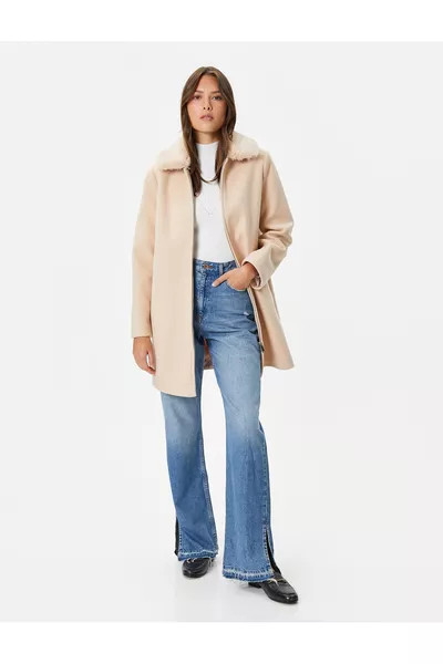 Manteau long en laine avec col en fausse fourrure amovible et fermeture éclair
