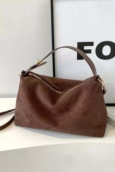 Sac à main et sac à épaule en suède de couleur café amer importé