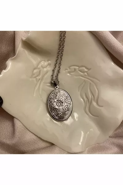 Aufklappbare Halskette