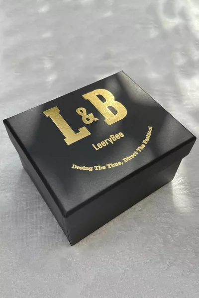 Montre pour femme à cadran carré et bracelet en cuir minimaliste et élégant, style rétro vintage, cadeau pour maman ou bien-aimée