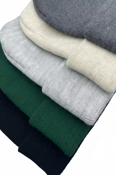 طقم ٥ قبعات شتوية محلية قابلة للطي بأسلوب بسيط وموحد للجنسين