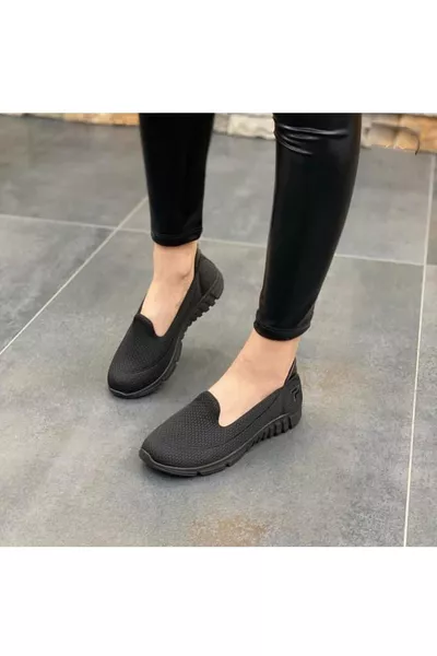 حذاء نسائي أسود بدون رباط مريح وخفيف للمشي اليومي والرياضة بذاكرة