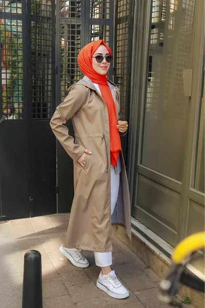 معطف ترانش بقبة واقية مخطط عند المعصم