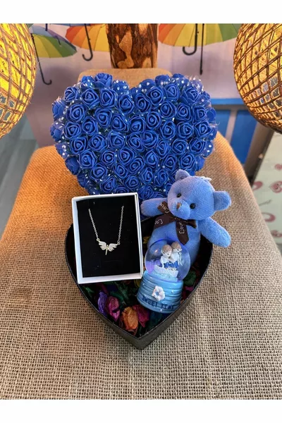 Подарочная коробка для любимого или друга с розой, колье и снежным шаром на день рождения