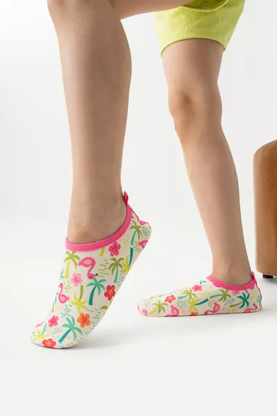 شبشب بحري وحوض سباحة مقاوم للتمزق بقاعدة مانعة للانزلاق ومزخرف