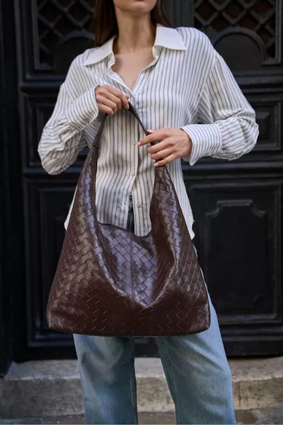 Borsa a Spalla Intrecciata Marrone – Aspetto Elegante e Lussuoso