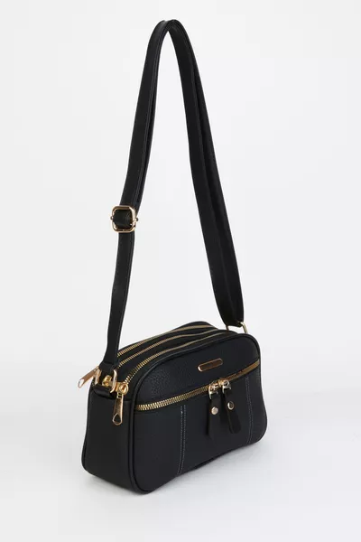 حقيبة يد وكتف متوسطة الحجم من الجلد الصناعي، سوداء، بعزل رباعي، بسحاب إغلاق من ماركة Kadın Sincap