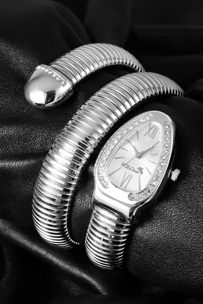 Yılan Modelli Şık Dolama Saat Gümüş Renk