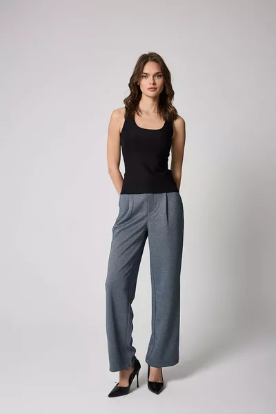 Дамски потник черен с ликра Slim Fit с широки презрамки - 