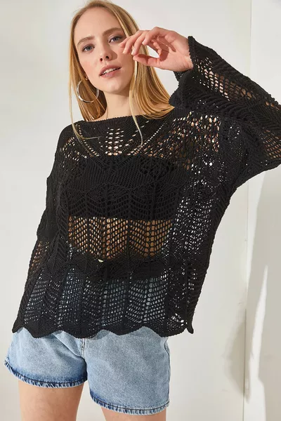 Kadın Siyah V Detaylı İspanyol Kol Ajurlu Bluz 