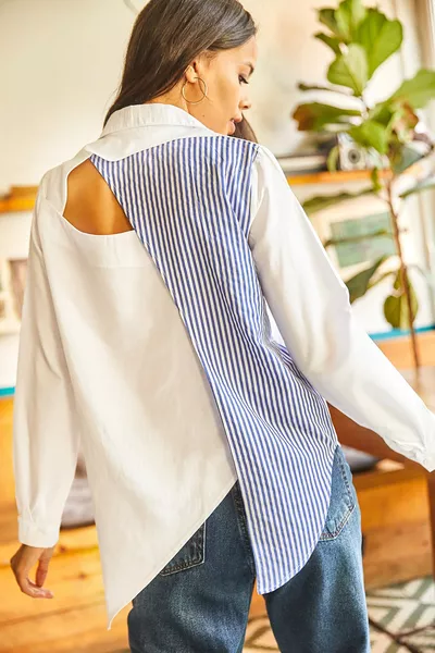 Damen Oversize-Hemd Sambre mit Cut-Out-Details auf dem Rücken in Blau-Weiß 