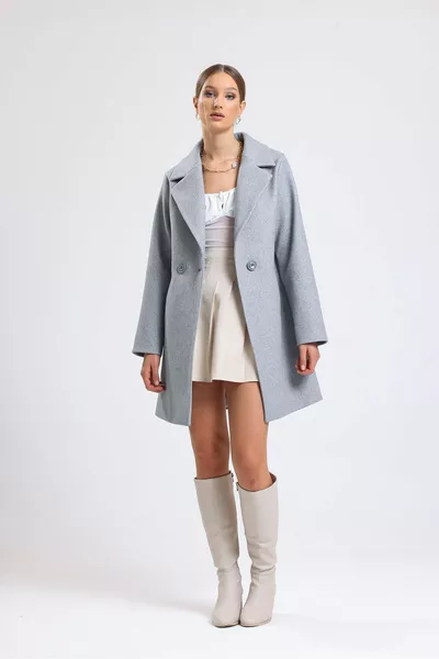 Manteau court en lainage pour femme avec boutons