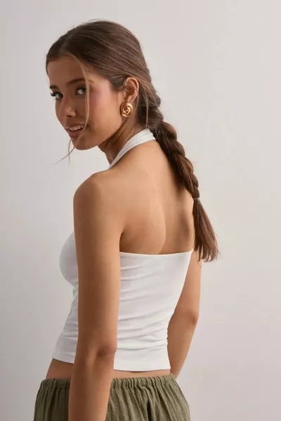 Бежевый кроп-топ с воротником-стойкой EKRU