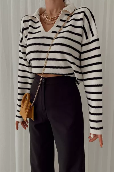 Pull en tricot à rayures col polo crème