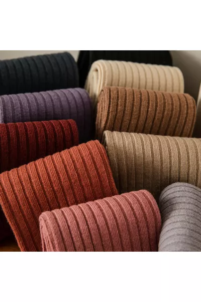 ٤ أزواج من جوارب النوم النسائية الملونة والمريحة المصنوعة من القماش الشتوي المموج