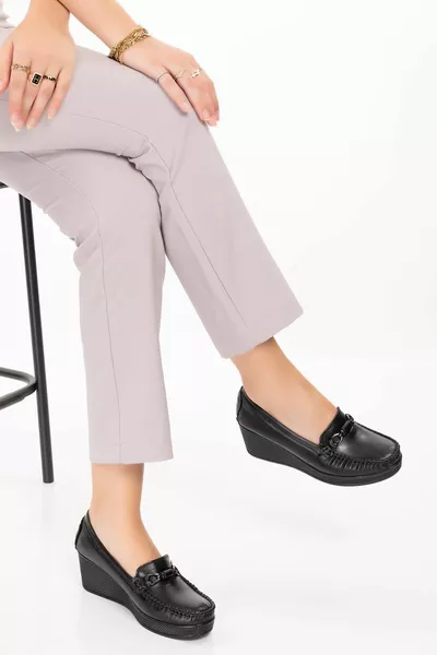  جلد طبيعي العظام المرأة الدانتيل الأسود روك أحذية