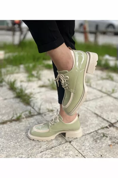  المياه الخضراء براءات الاختراع الجلود المتسكع أحذية عارضة