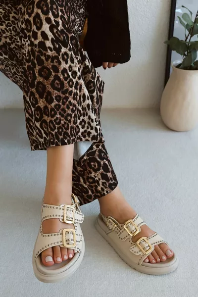 Gorgeous Çift Bantlı Troklu Gold Toka Detaylı Günlük Konfor Kadın Sandalet