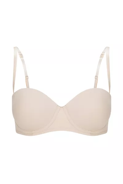 Нашият деколте сутиен Multiway без подплънка в бежов цвят с 4 различни начина на носене