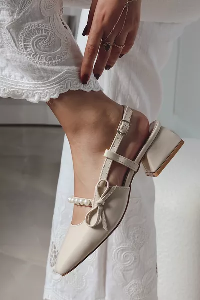 Gentle Pearl Short Block Heel Women's Shoes