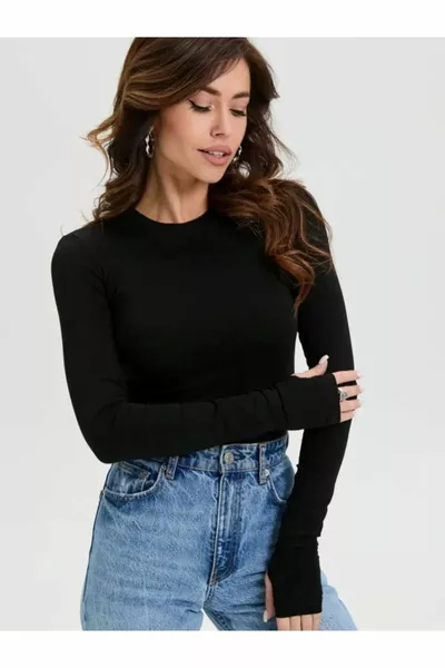 جمبسوت نسائي بتفاصيل أصابع سوداء