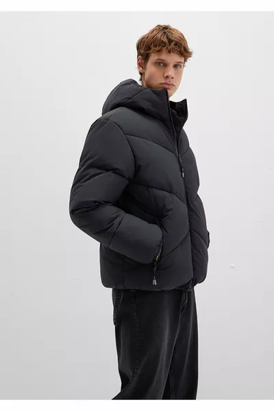 Zwarte Gewatteerde Jas met Capuchon 